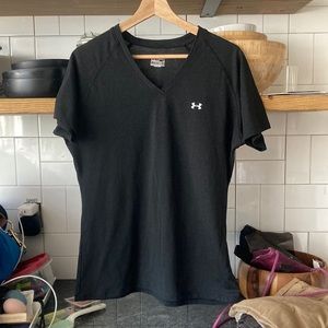 UA HEAT GEAR Vneck top